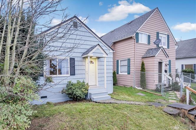 Walnut Street bungalow exterior and front yard